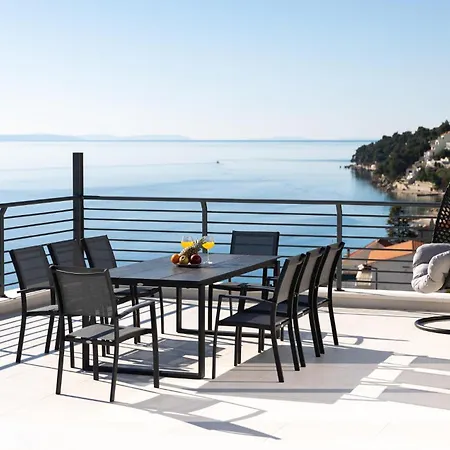 Stunning In * Celina